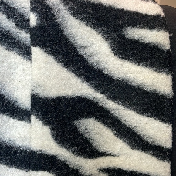 CHICO'S Bi-Color Zebra Print Wool Vest Size 3
XL/16 US - Picture 11 of 12